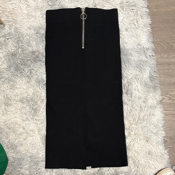 Suzy Shier Dresses & Skirts - Suzy Shier Black Midi Pencil Skirt with Ring Zip
